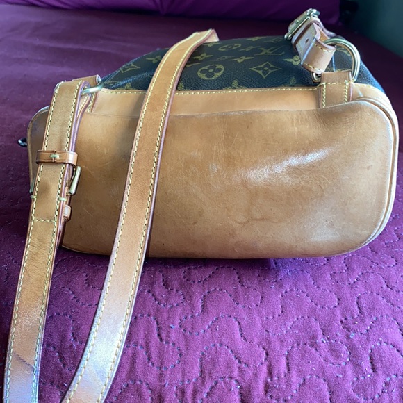 Louis Vuitton Monogram Montsouris PM backpack missing cinch cord - Picture 4 of 9